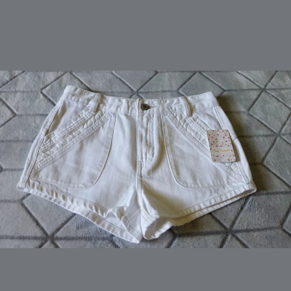 NWT Free People White Shorts Size 26